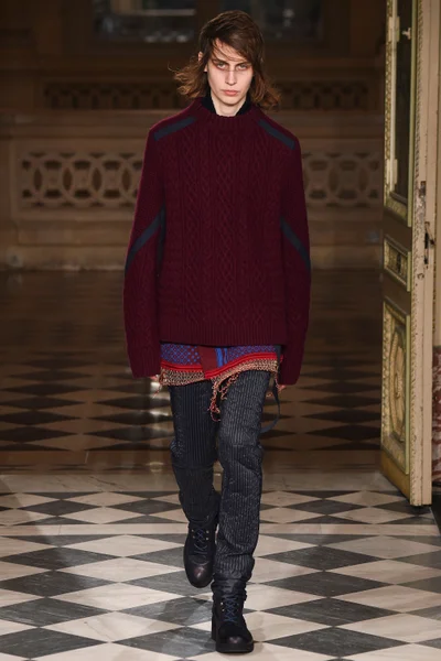 Look 32
